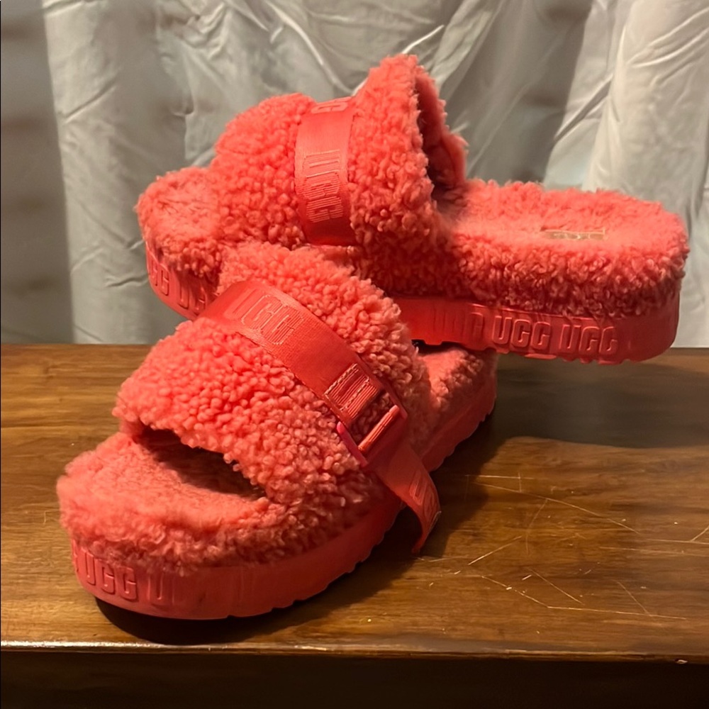 UGG Cozy Fluff Slide - Coral Pink Women’s size 9.5/10
